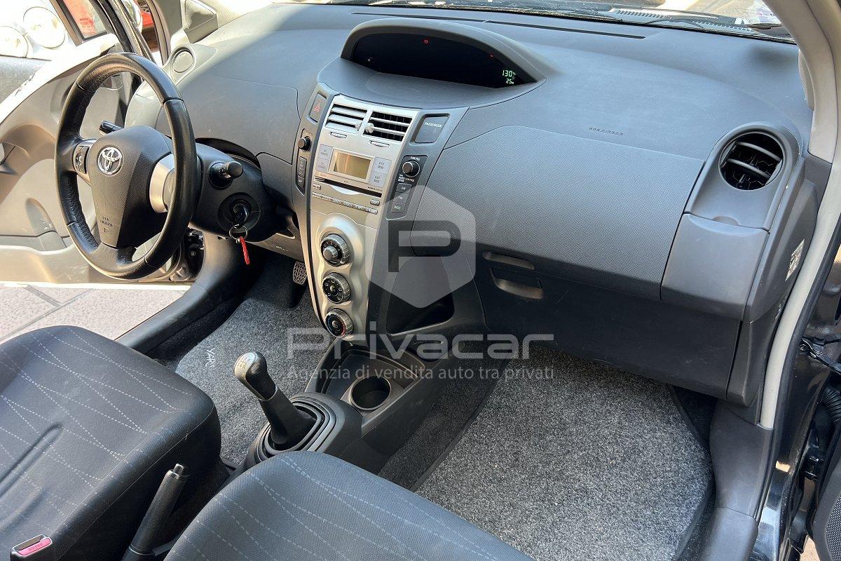 TOYOTA Yaris 1.0 5 porte Sol