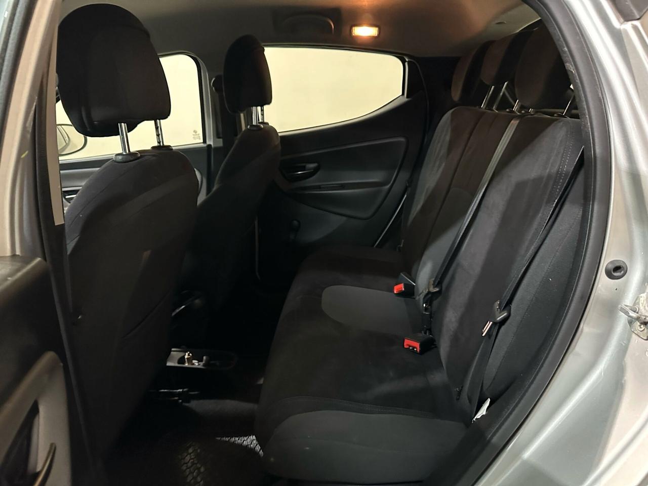 Lancia Ypsilon 1.2 69 CV 5 porte GPL Ecochic Silver