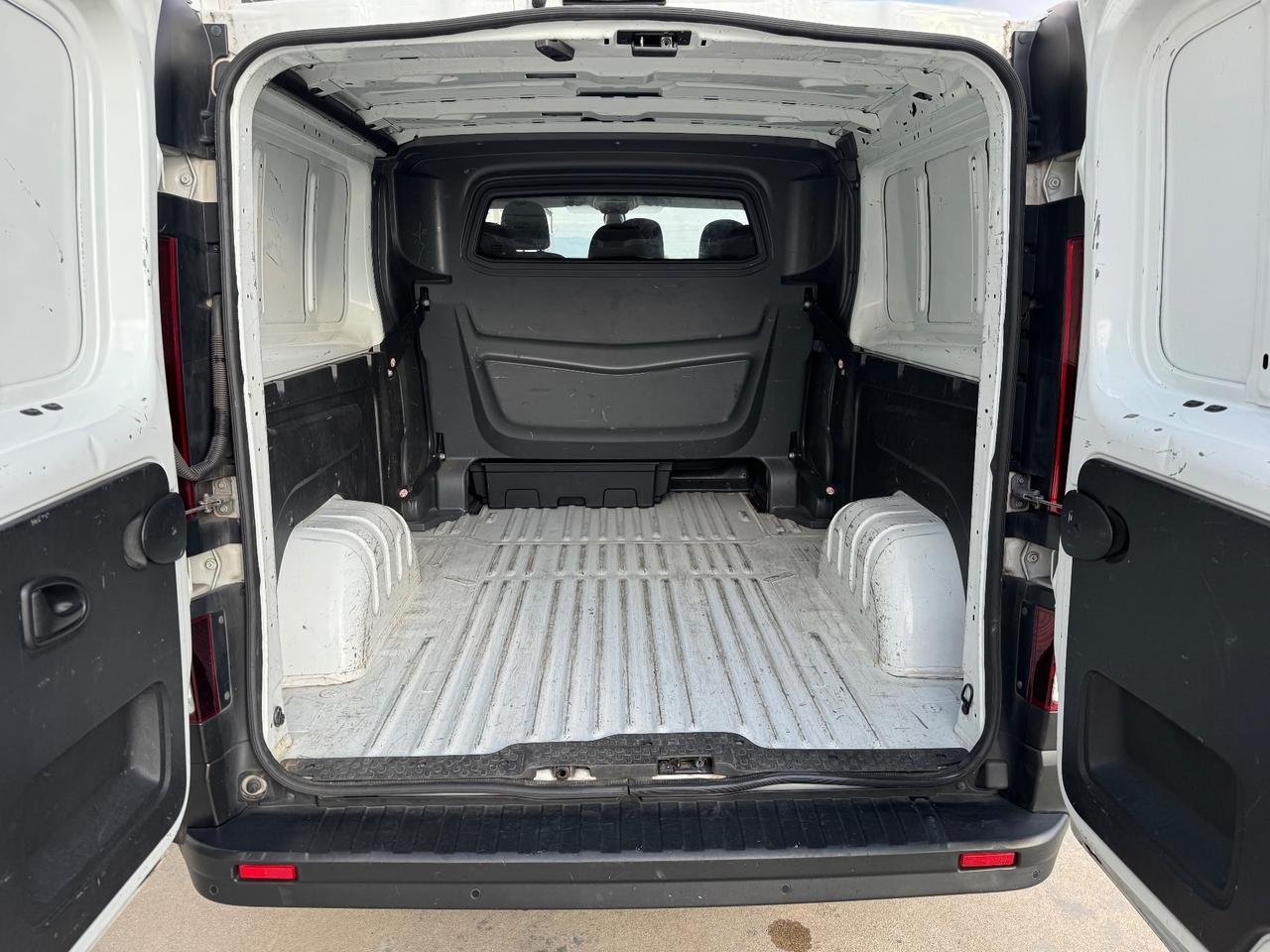 Renault Trafic 1.6 dCi. 6 Posti. Euro 6