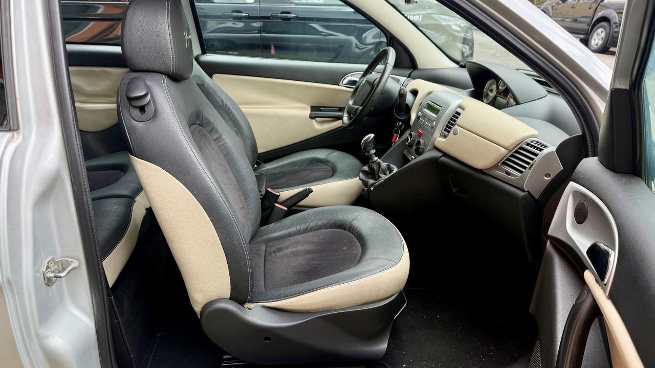 Lancia Ypsilon 1.4 Platino Ecochic GPL