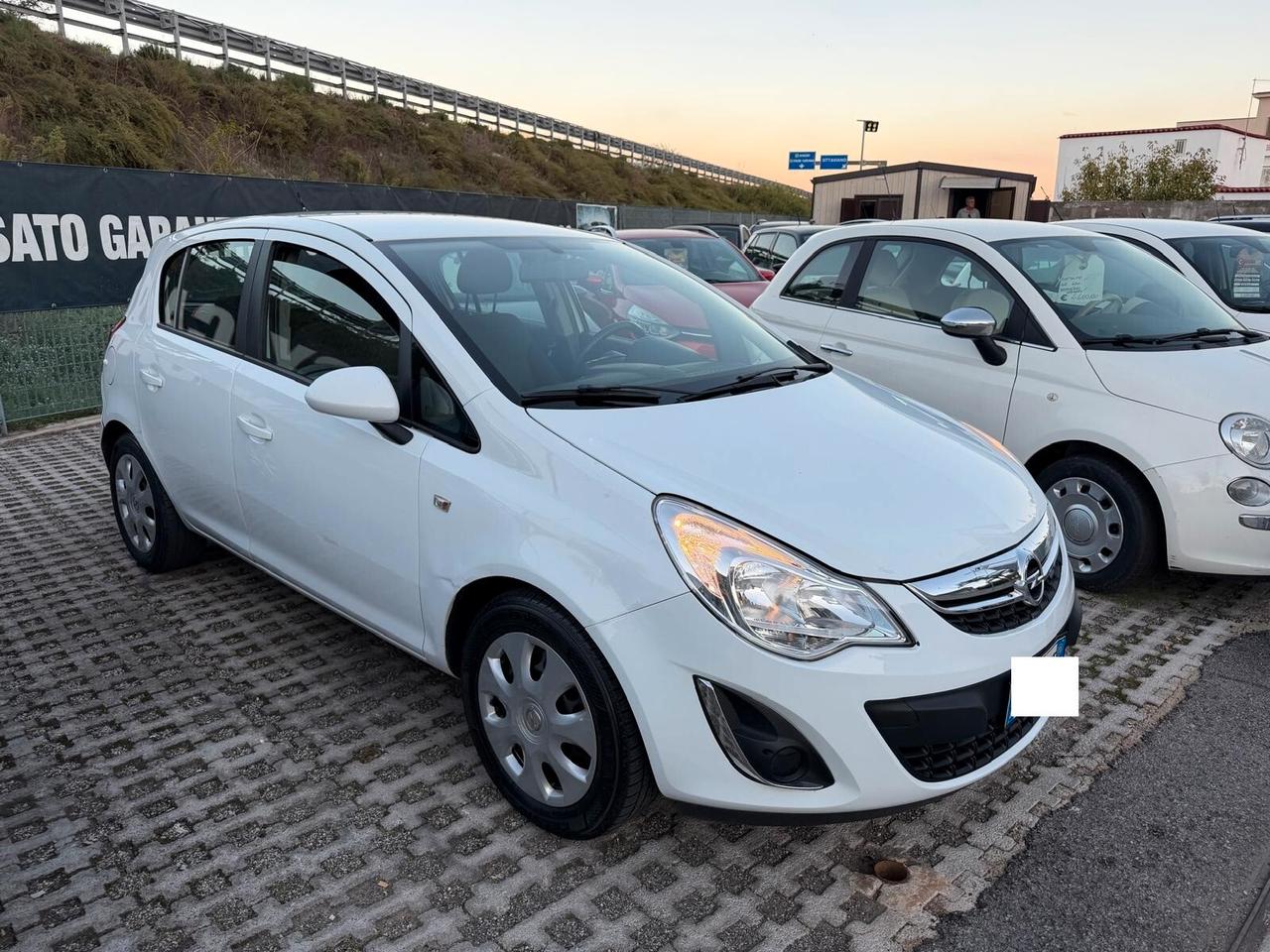 Opel Corsa 1.2 5 porte Elective-2013