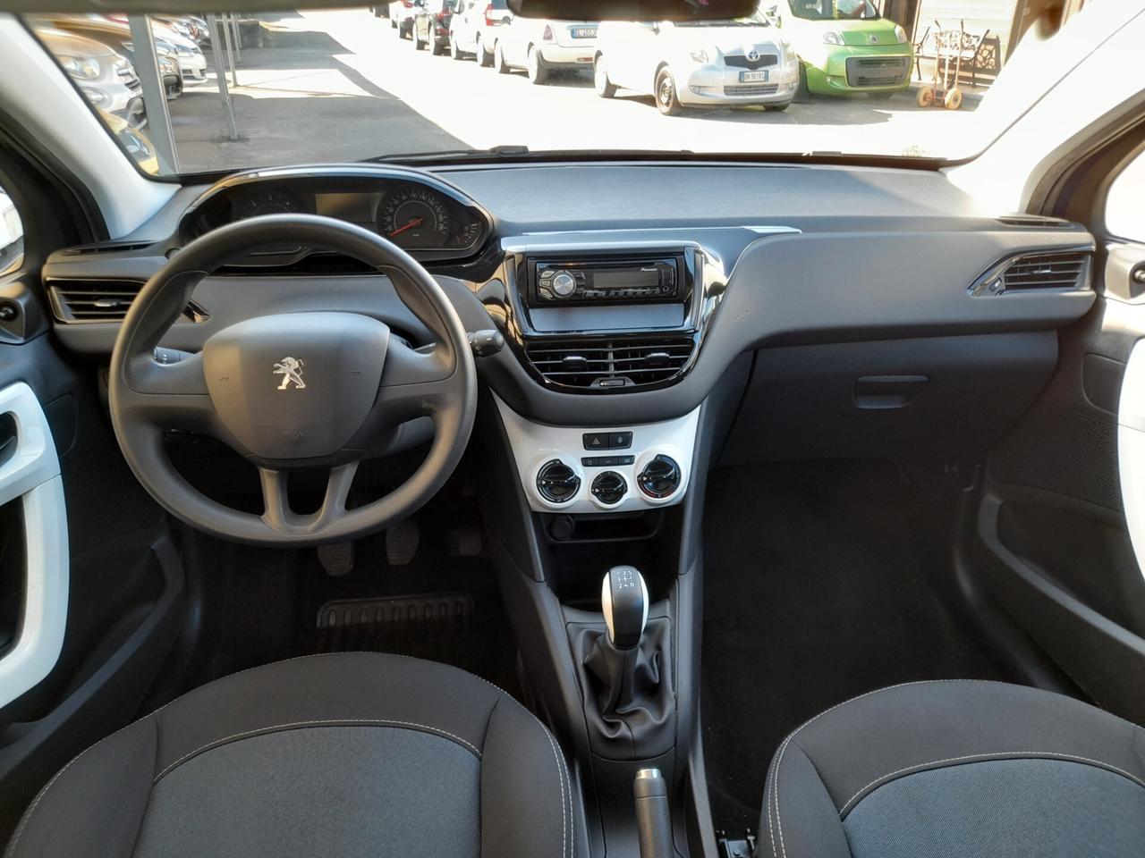 Peugeot 208 1.4 HDi 68 CV 5 porte lika