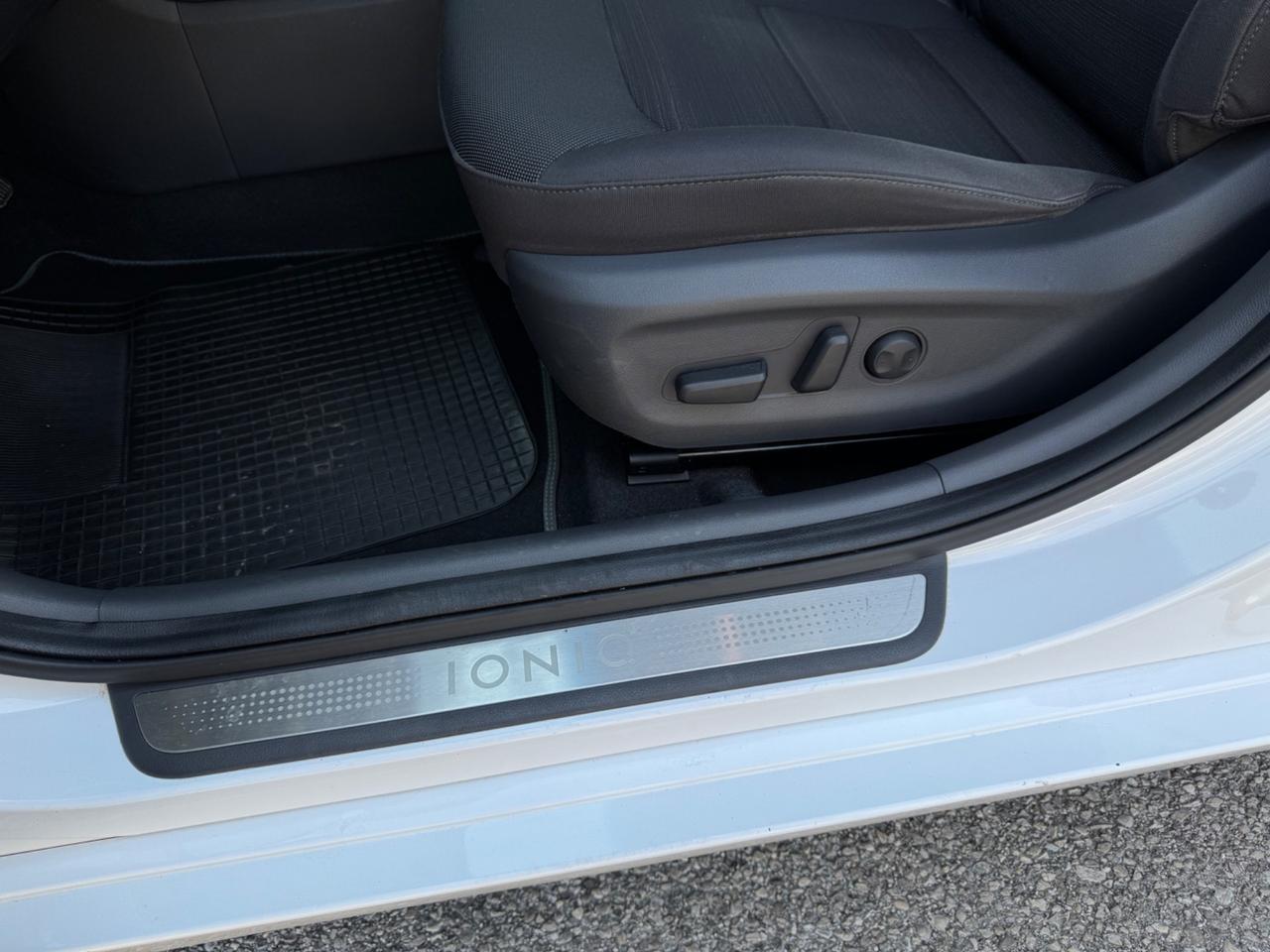 Hyundai Ioniq 1.6 Hybrid 140CV