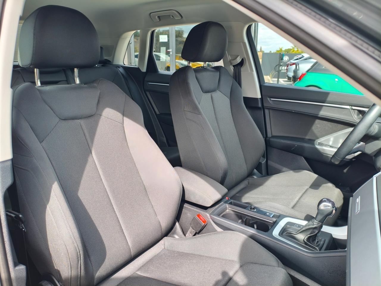 Audi Q3 35 TDI S tronic Business