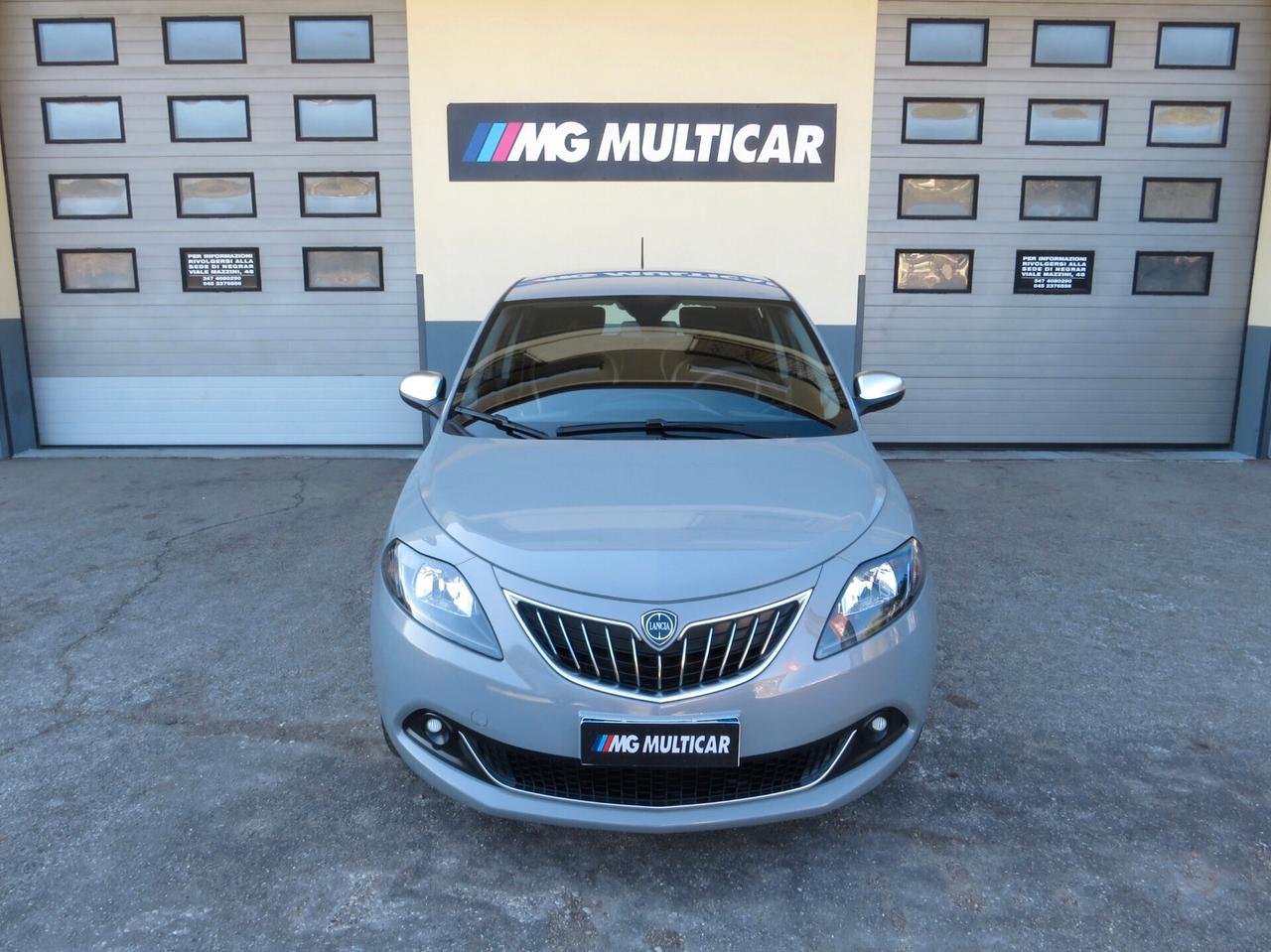Lancia Ypsilon 1.0 firefly hybrid Alberta Ferretti. cerchi/sensori/android/fendinebbia