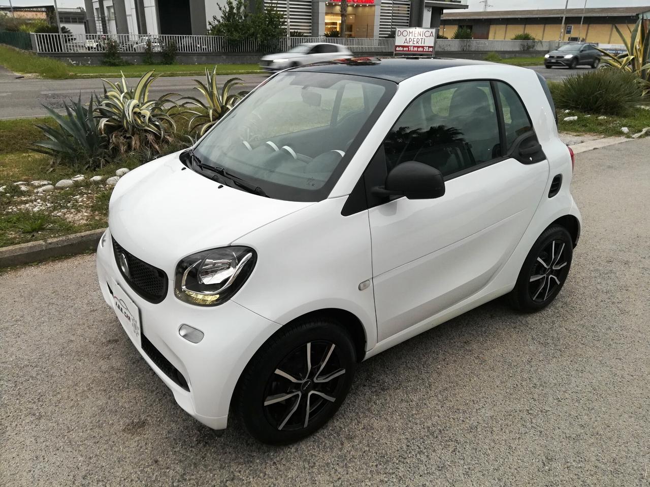 SMART - Fortwo - 70 1.0 twinamic Youngster - FINANZIABILE - VALUTAZIONE PERMUTE