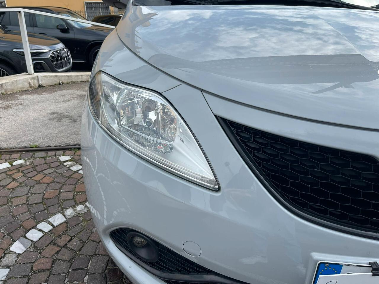 Ypsilon 1.2 69 CV 5 porte GPL Ecochic Gold