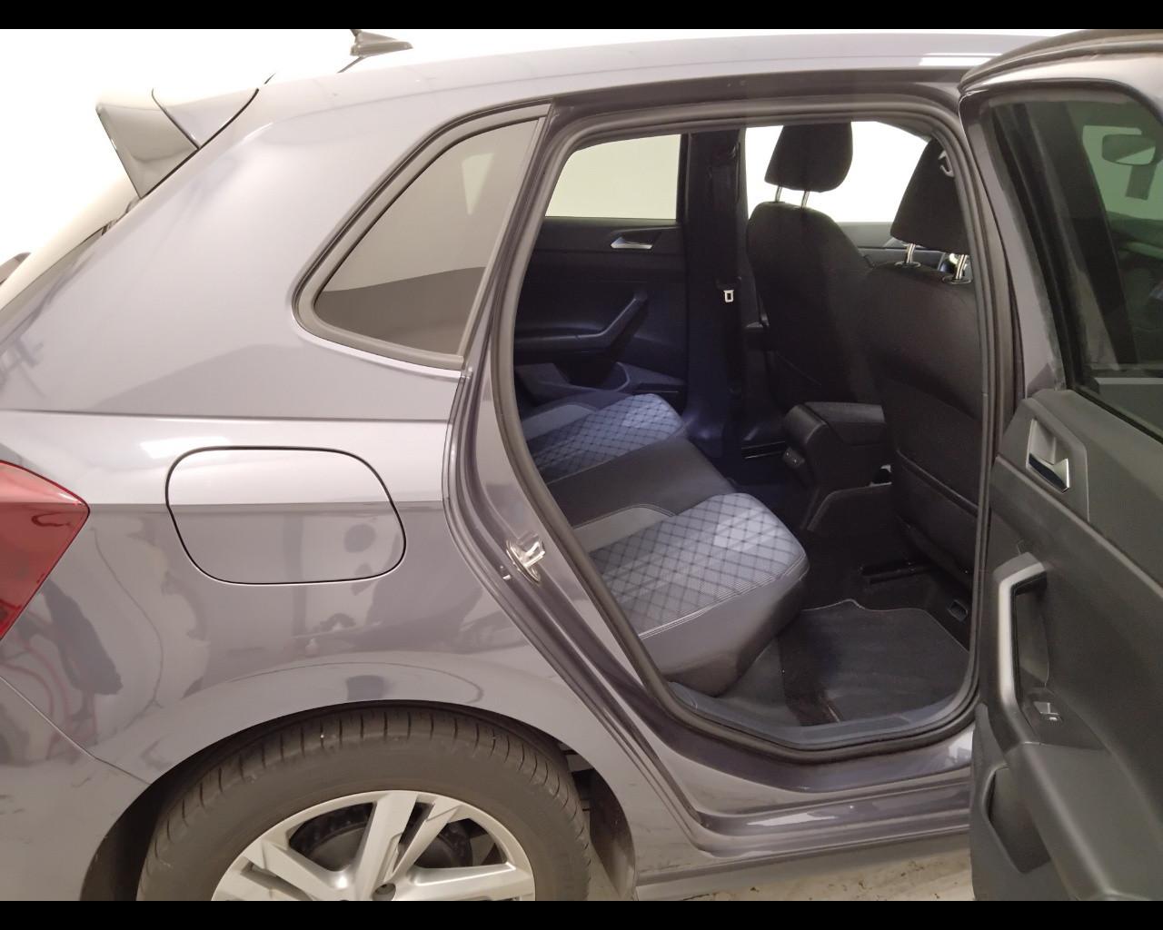 VOLKSWAGEN Polo VI 2022 - Polo 1.0 tsi R-Line 95cv