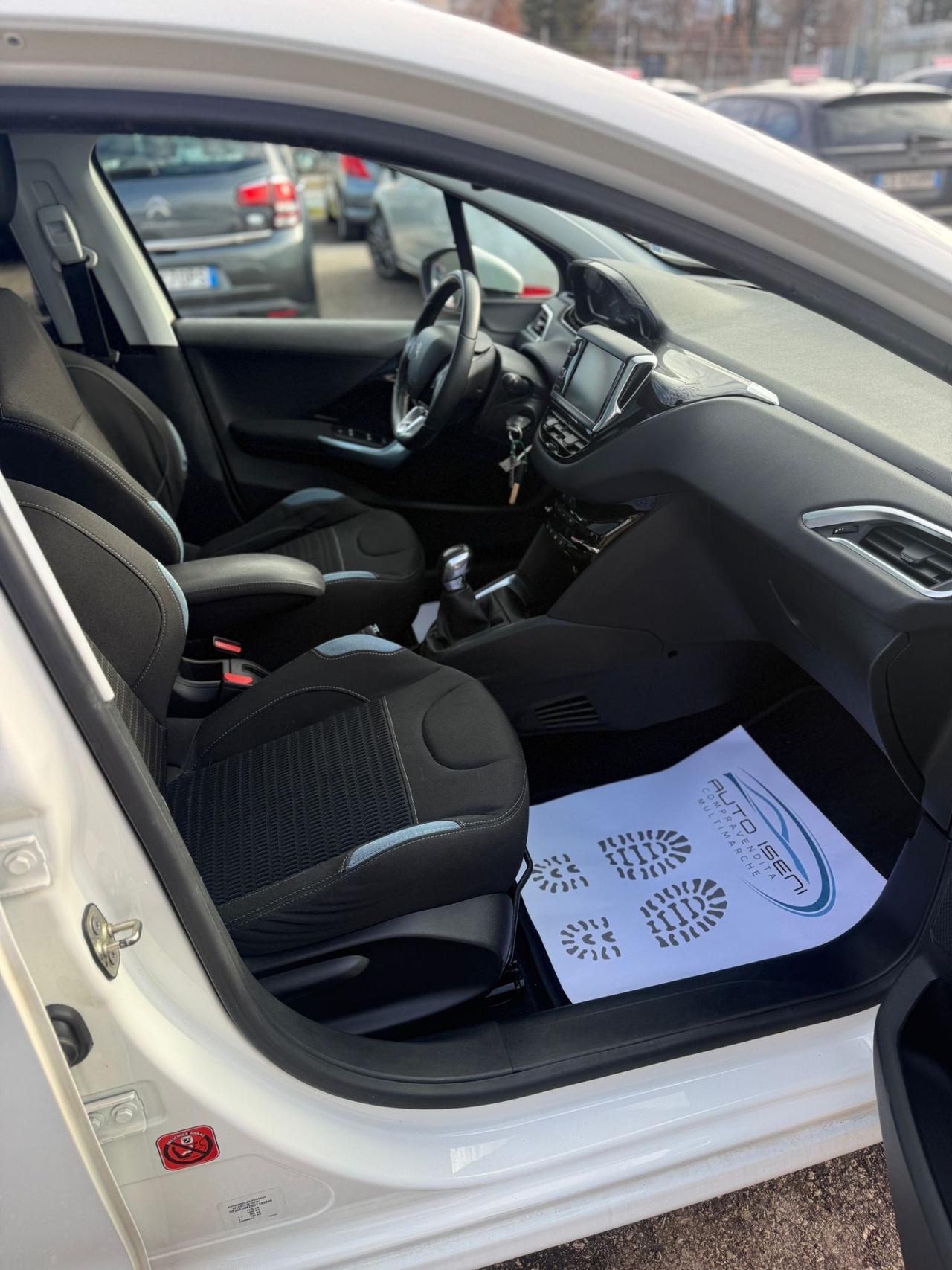 Peugeot 208 1.2 VTi NEOPATENTATI OK SOLO 130.000 KM