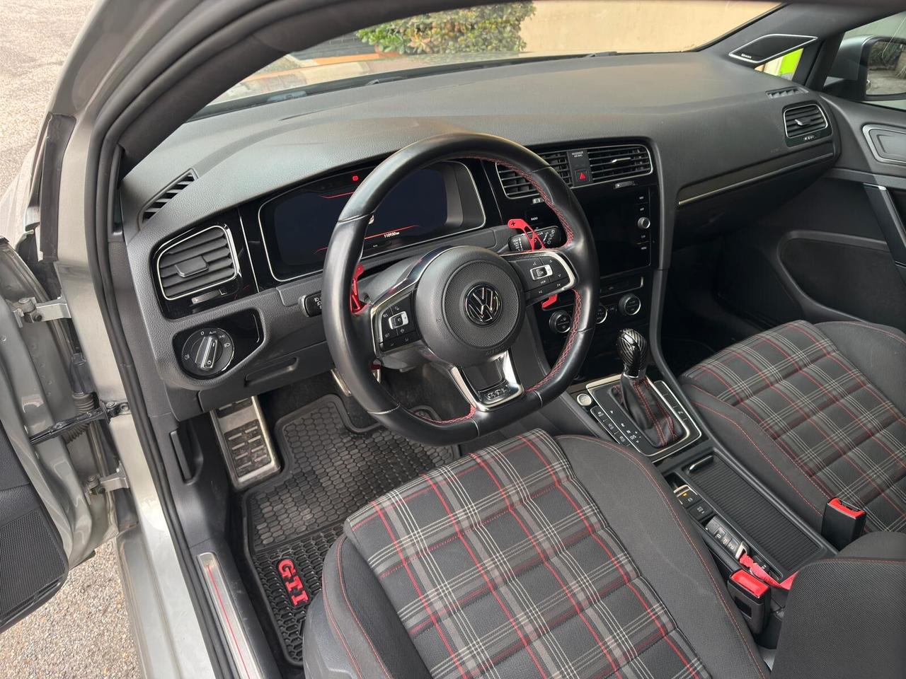 Volkswagen Golf GTI Performance 2.0 245 CV TSI DSG 5p. BMT