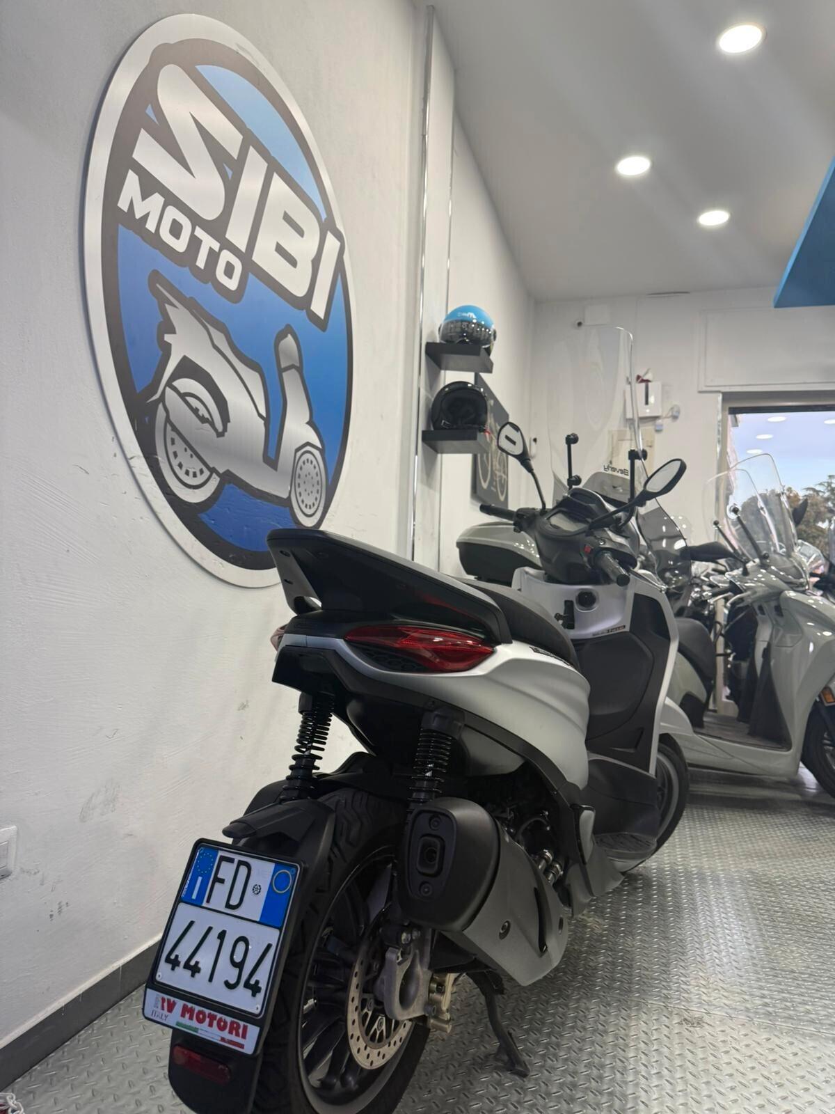Piaggio Beverly 300