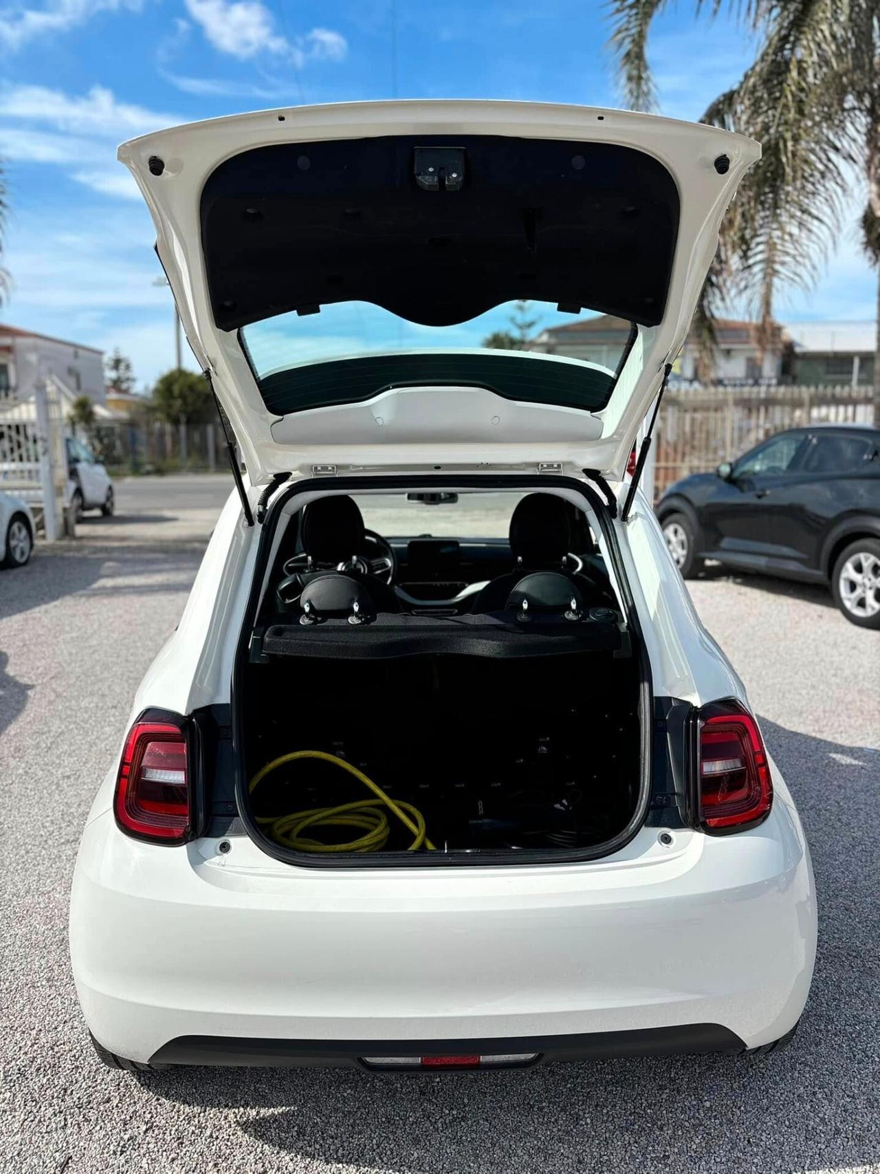 Fiat 500 500e Berlina 42 kWh Icon