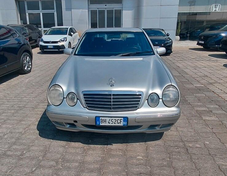 E 200 Kompressor cat Avantgarde