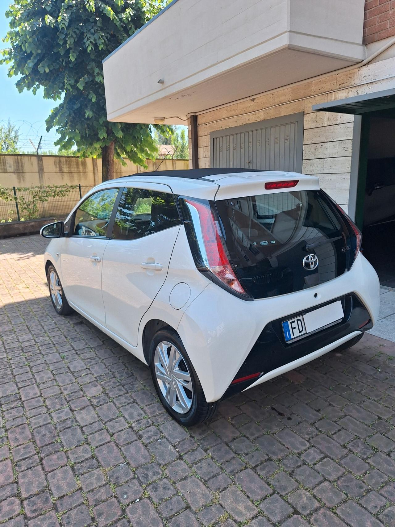 Toyota Aygo X 1.0 VVT-i 72 CV 5 porte . CABRIO
