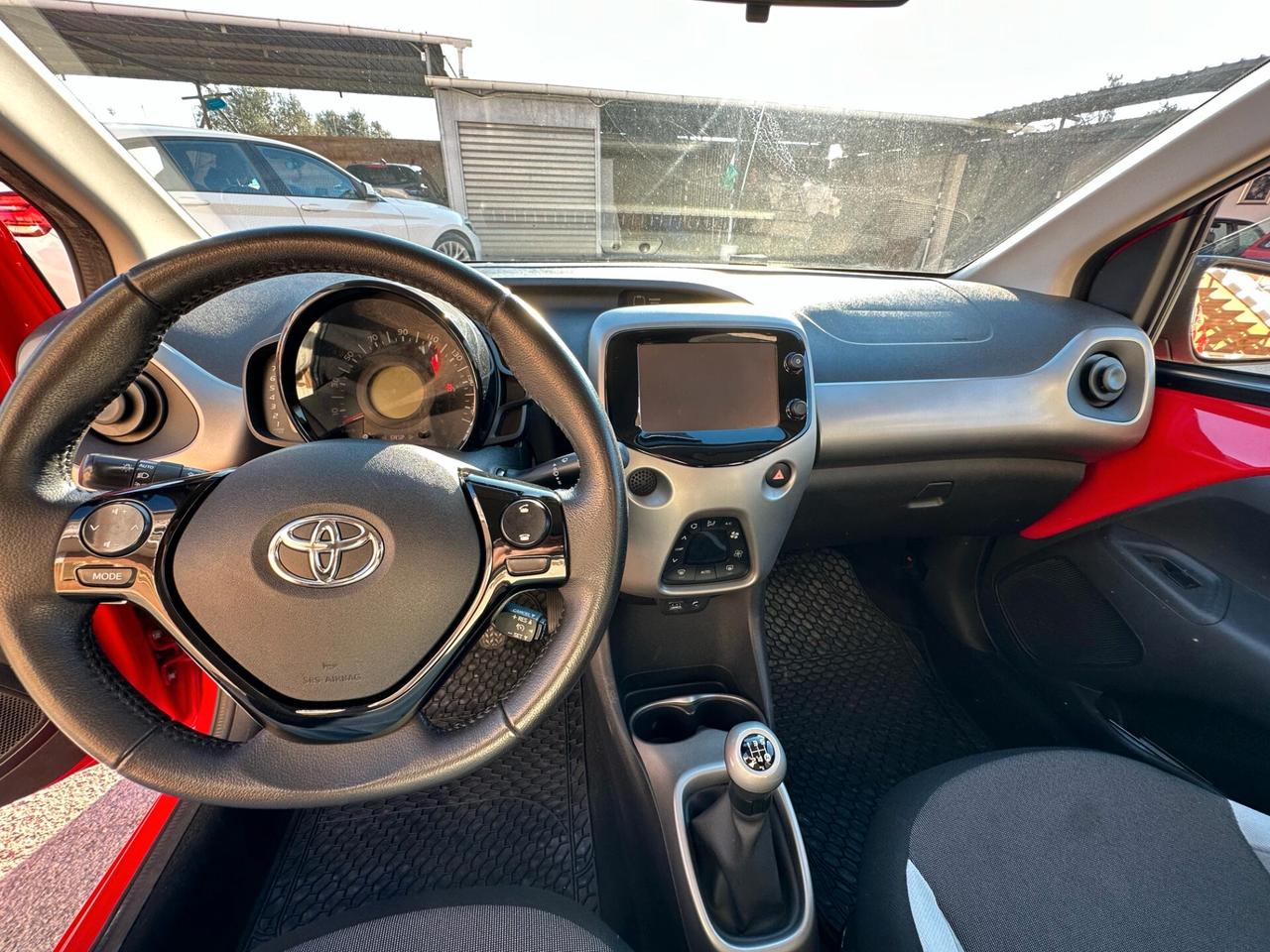 Toyota Aygo 1.0 VVT-i 69 CV 5 porte x-cool
