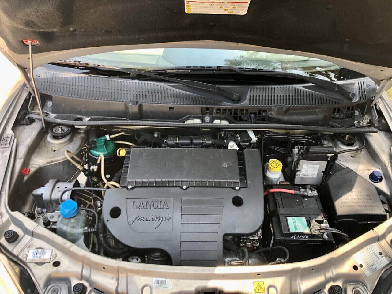 Lancia Ypsilon 1.3 MULTIJET 90 CV Sport MomoDesign