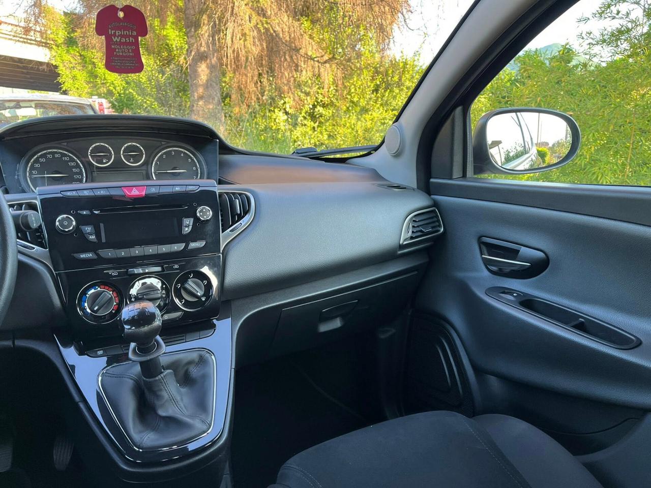 Lancia Ypsilon 1.2 BENZINA 69CV 5 porte Gold