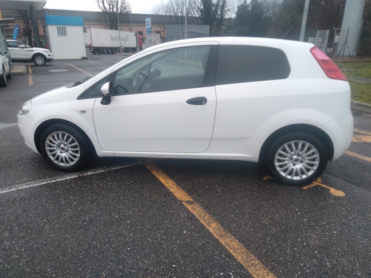 Fiat Grande Punto 1.3 MJT 75 3p.Van Active 2pt x neopatentati