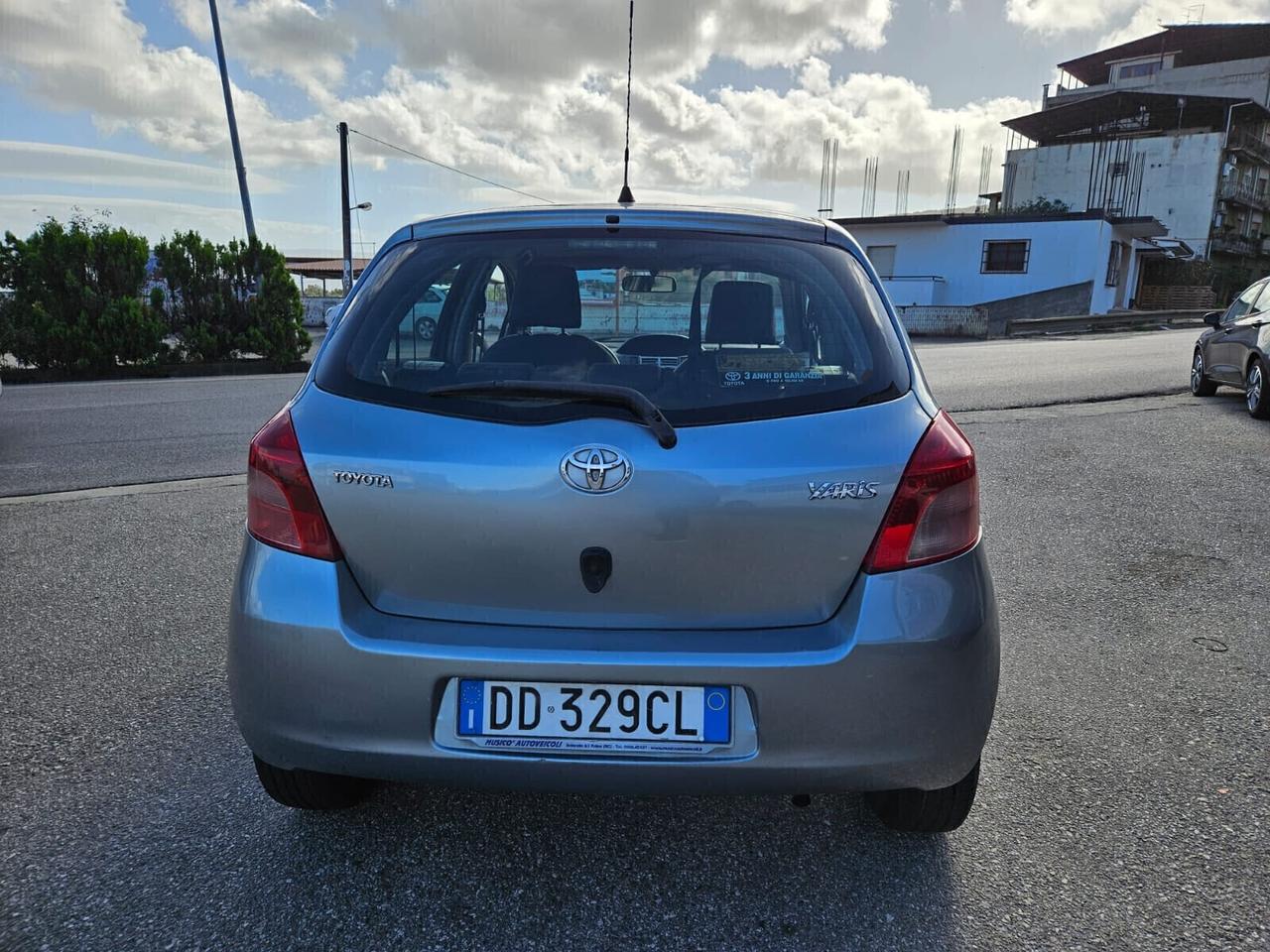 Toyota Yaris 1.0 5 porte