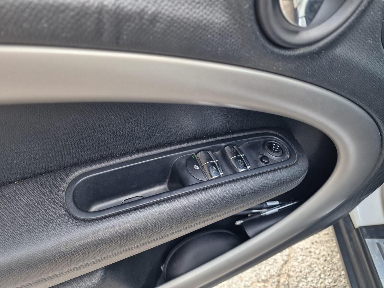 MINI COOPER COUNTRYMAN 1.6 DIESEL 112CV NAV-2016