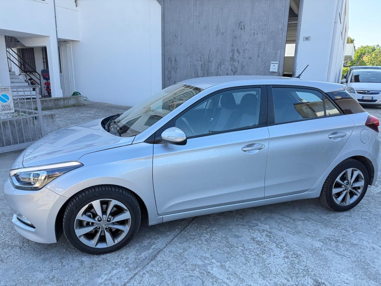 HYUNDAI I20 1.1 DIESEL POCHI KM 2019 EURO 6B
