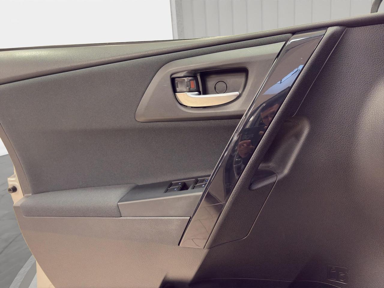 Toyota Auris 1.8h Active cvt