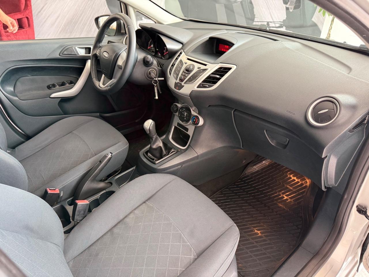 Ford Fiesta 1.4 TDCi 70CV 5P Titanium UNIPRO