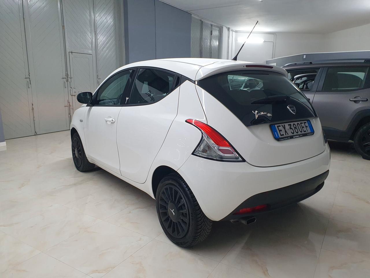 Lancia Ypsilon 1.2 69cv GPL Ecochic Silver 2014