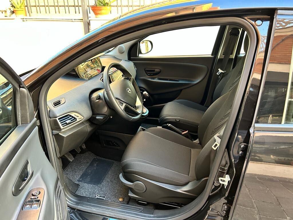 LANCIA Ypsilon 1.0 FireFly 5 porte S&S Hybrid Gold