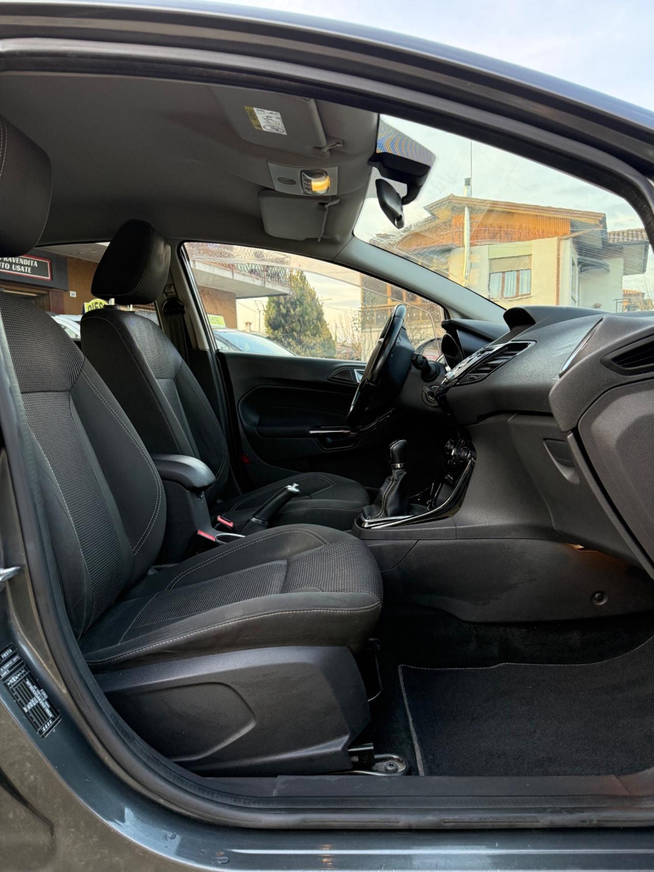 Ford Fiesta 1.2 60CV 5 porte Black & White Edition