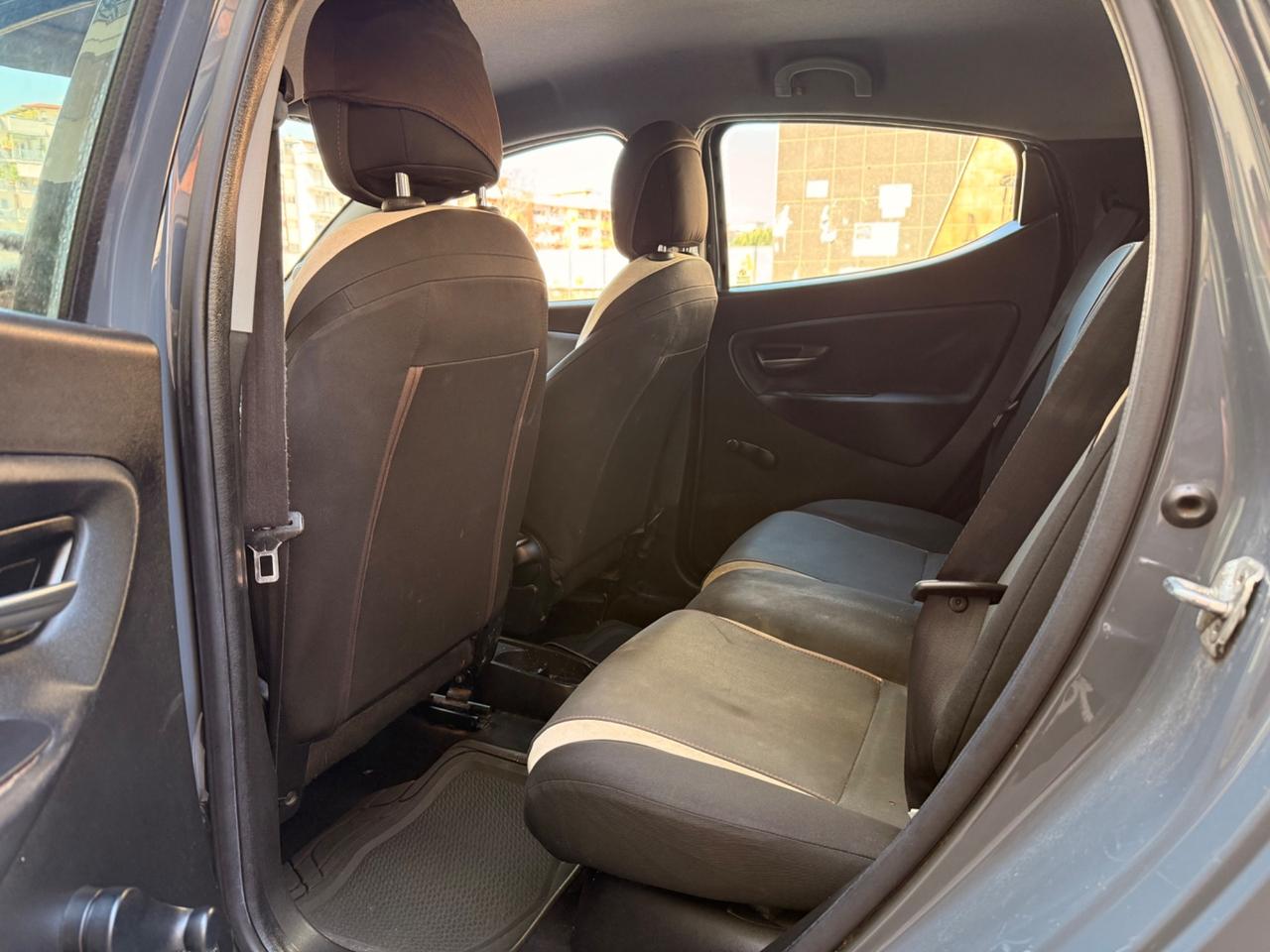 Lancia Ypsilon 1.3 MJT 5 porte Momodesign Full