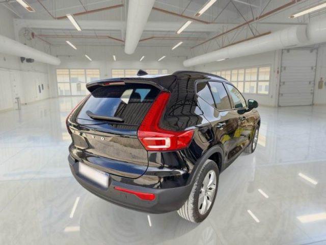 VOLVO XC40 T2 Momentum Core