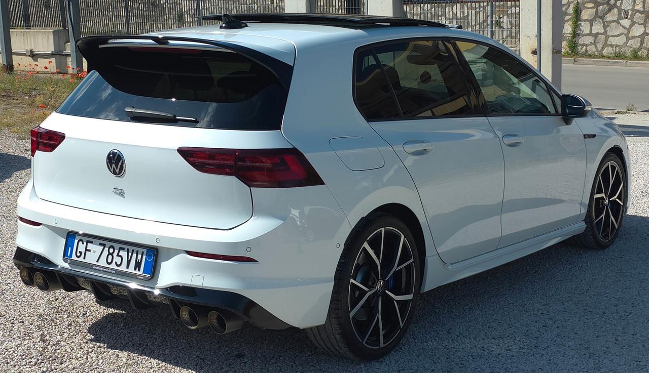 Golf R - 2.0 TSI 320cv - AKRAPOVIC