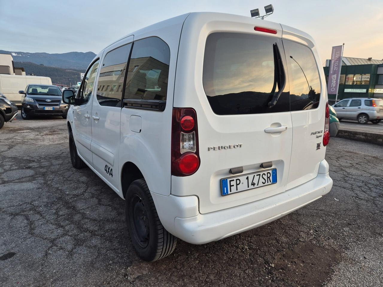 PEUGEOT PARTNER 5 POSTI 4X4