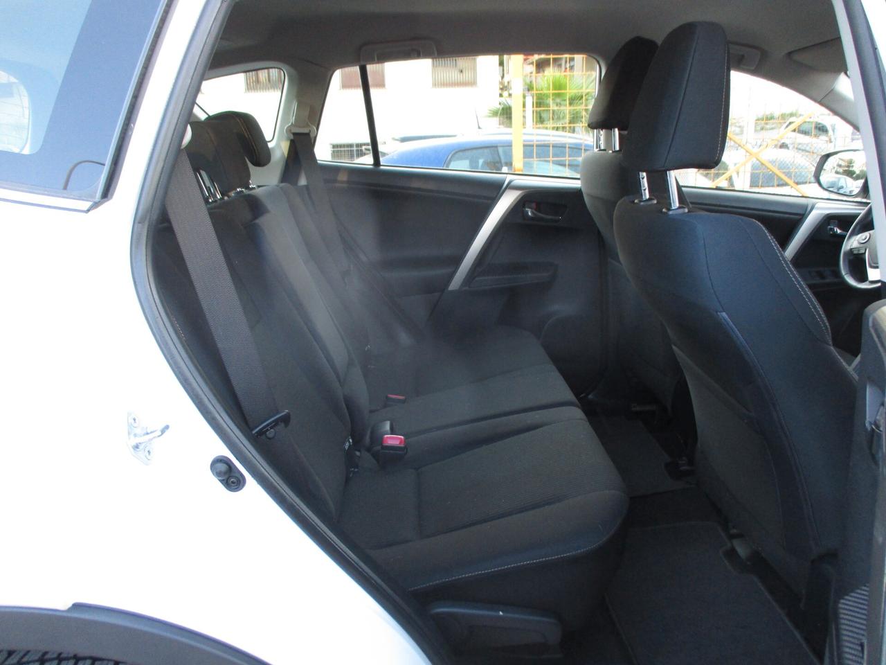 Toyota RAV 2.0 D-4D PARI AL NUOVO 85000 KM 2015