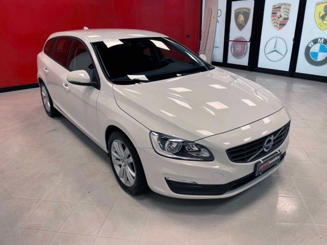VOLVO V60 2.0 D2 MOMENTUM