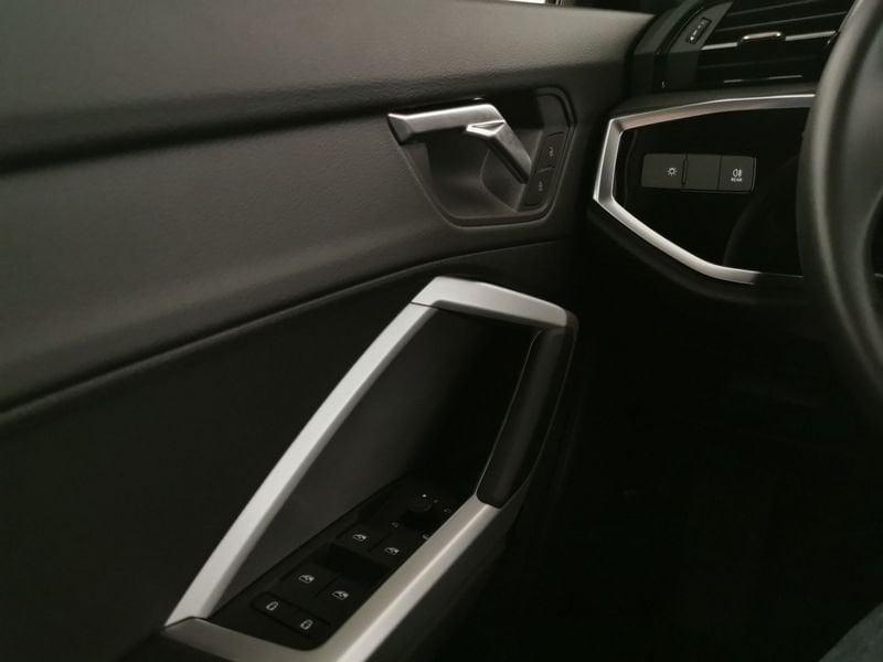 Audi Q3 Sportback 35 2.0 tdi s-tronic
