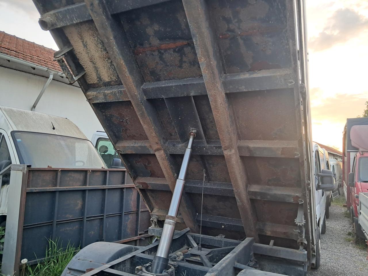 CABSTAR RIBALTABILE TRILATERALE