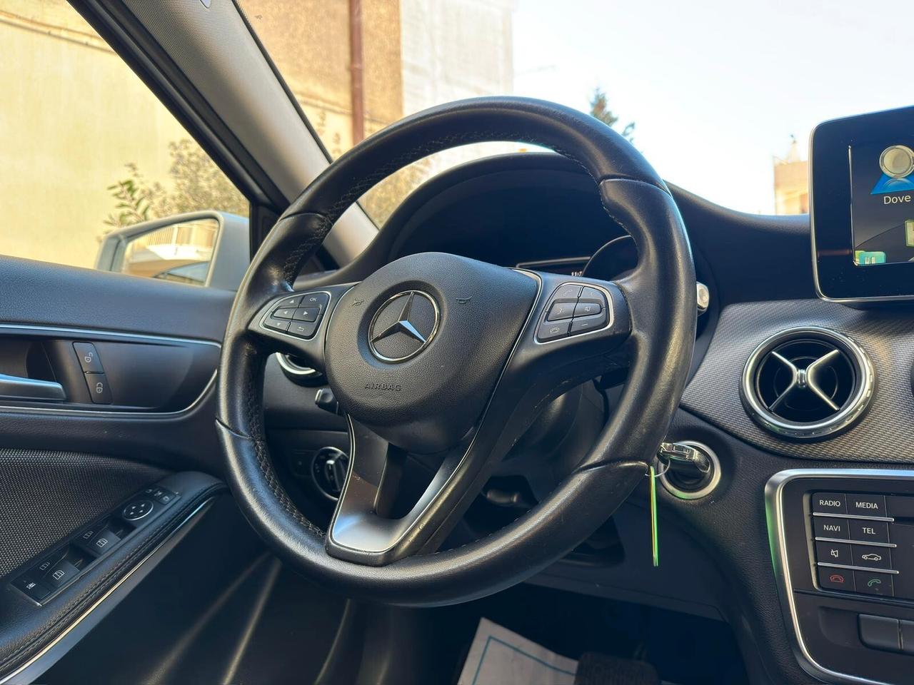 Mercedes-benz GLA 180 1.5 d Automatic Business 110 cv