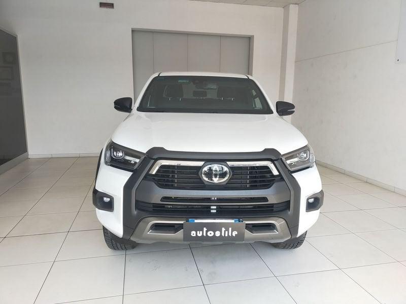 Toyota Hilux 2.4 D-4D A/T 4WD 4 porte Double Cab Invincible