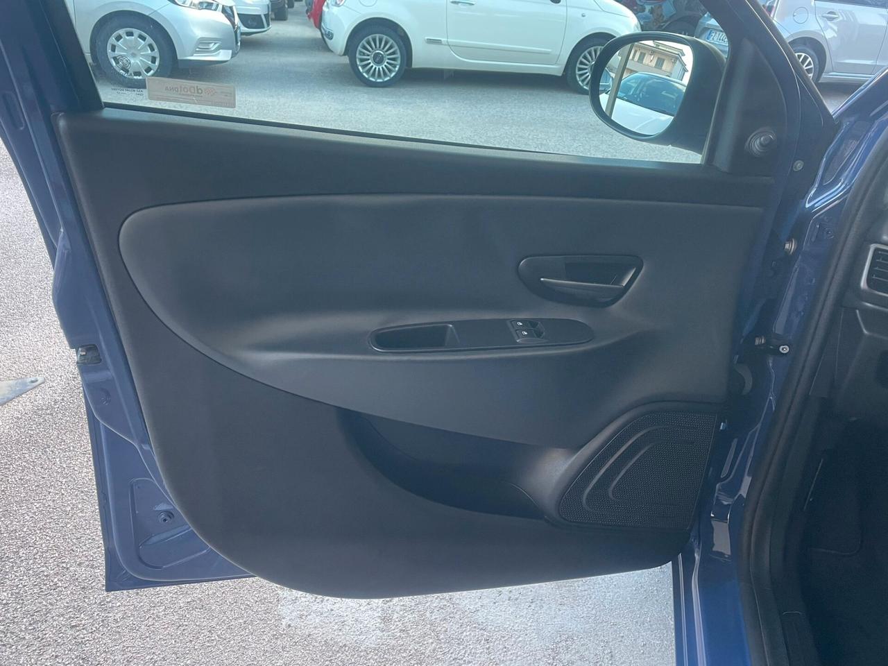 Lancia Ypsilon 1.3 MJT 16V 95 CV 5 porte