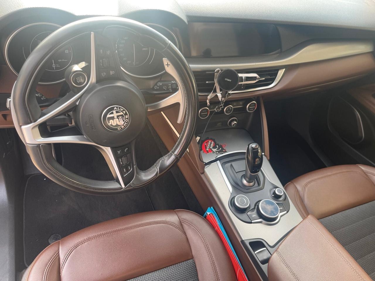 Alfa Romeo Stelvio 2.2 Turbodiesel 210 CV AT8 Q4 Executive