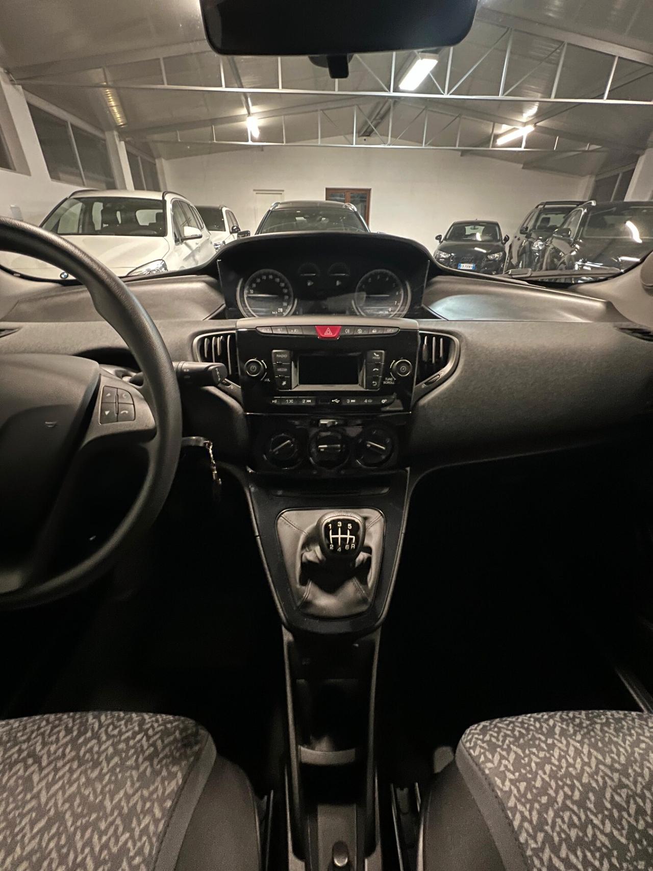 Lancia Ypsilon 1.0 FireFly 5 porte S&S Hybrid Ecochic A. Ferretti