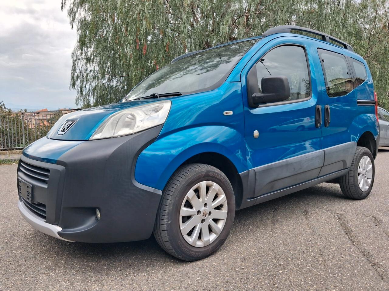 Peugeot Bipper Pianale ribassato con rampa disabili in carrozzina