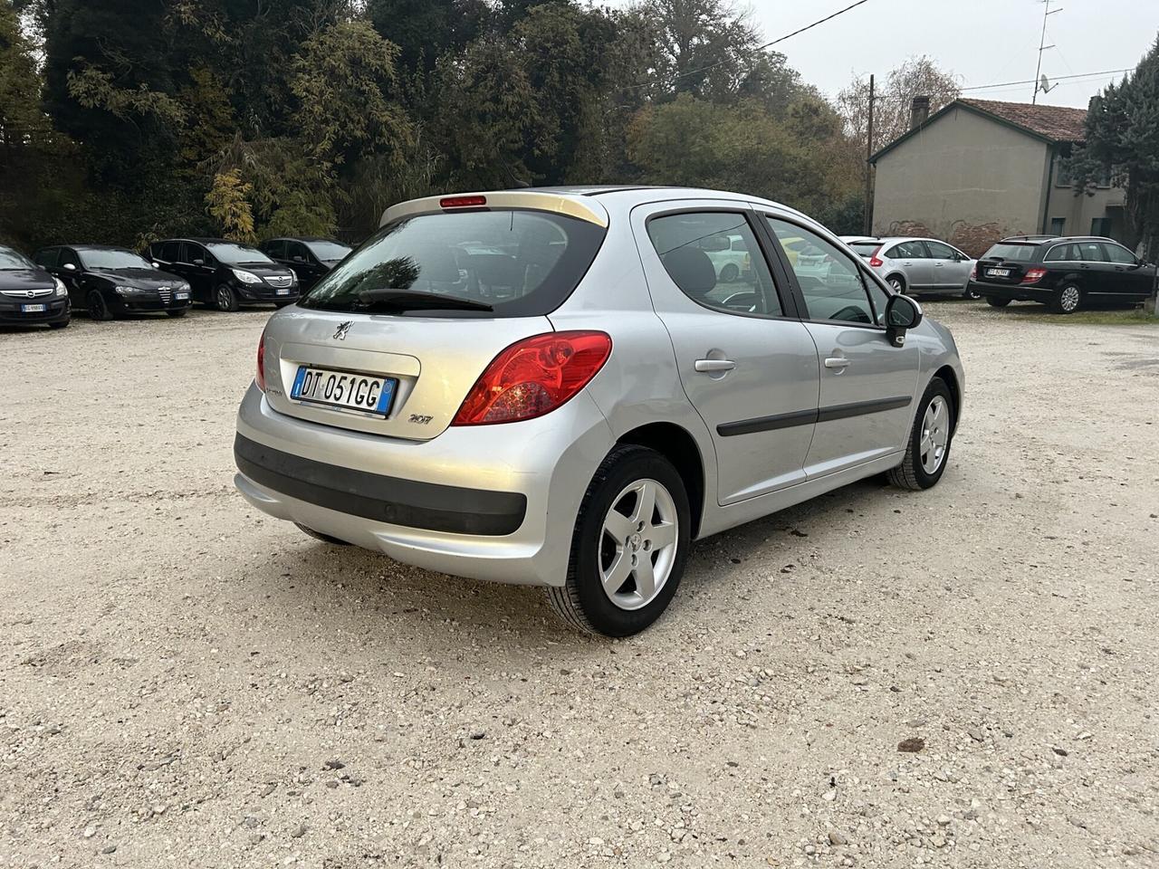 PEUGEOT 207 1.4 75CV OK NEOPATENTATI