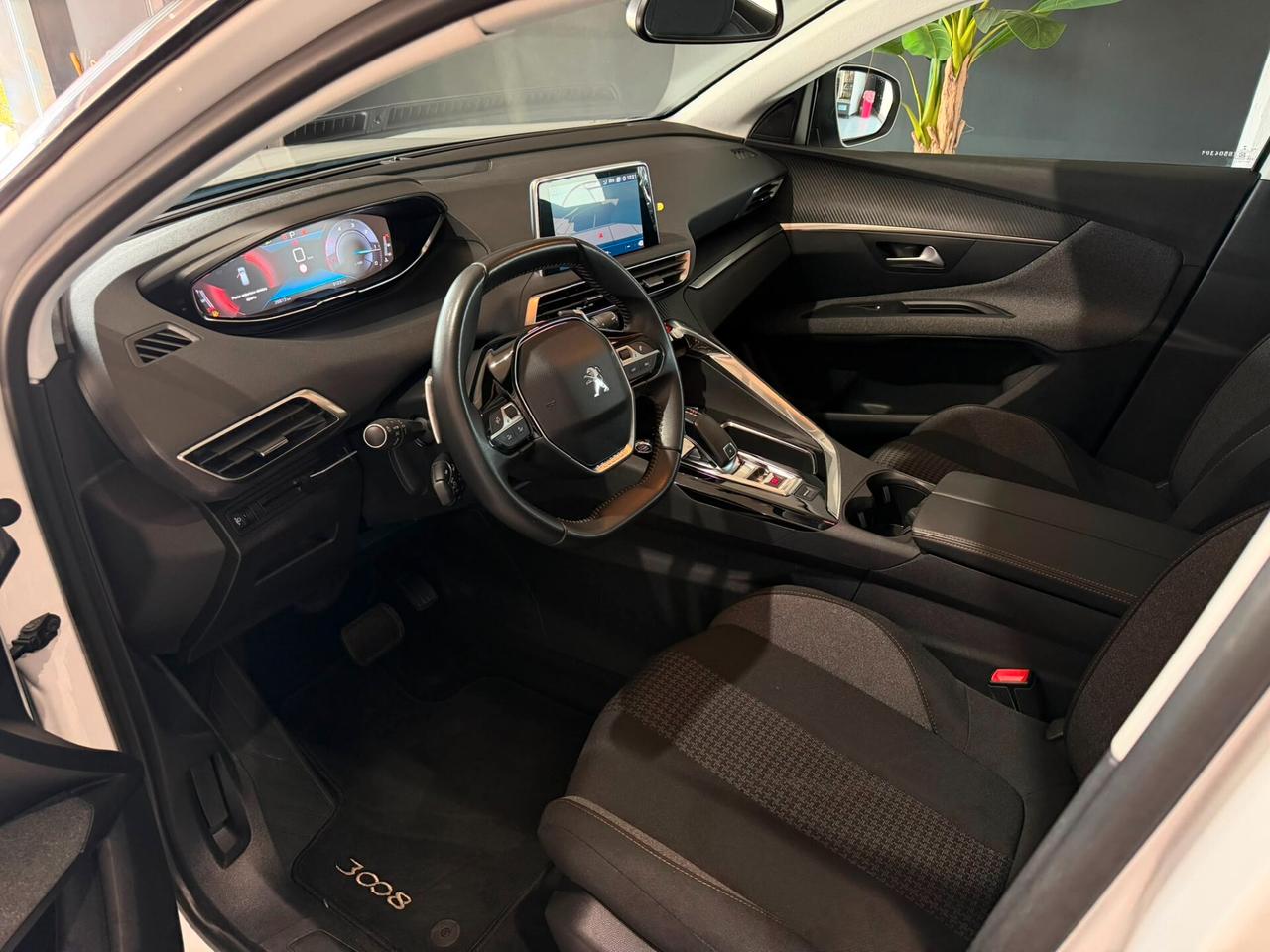 Peugeot 3008 BlueHDi 130 S&S EAT8 Allure