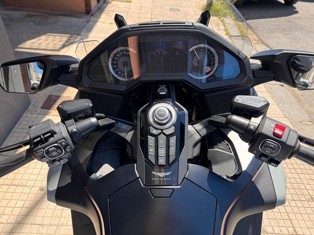Honda GL 1800 Gold Wing DA 235 € AL MESE