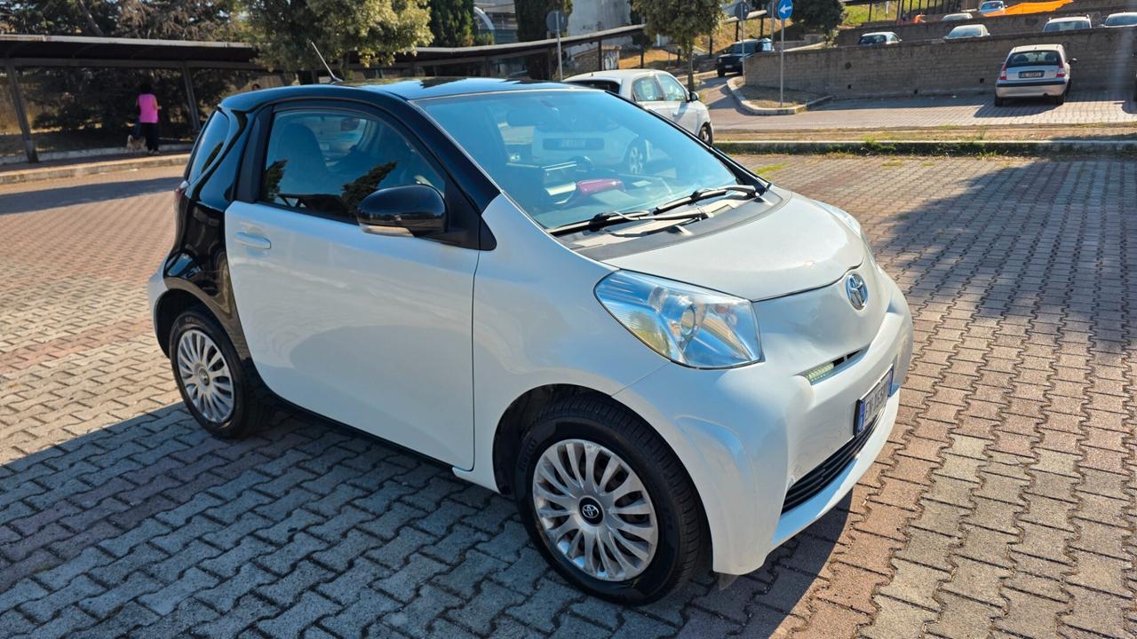 Toyota iQ 1.0 CVT Trend