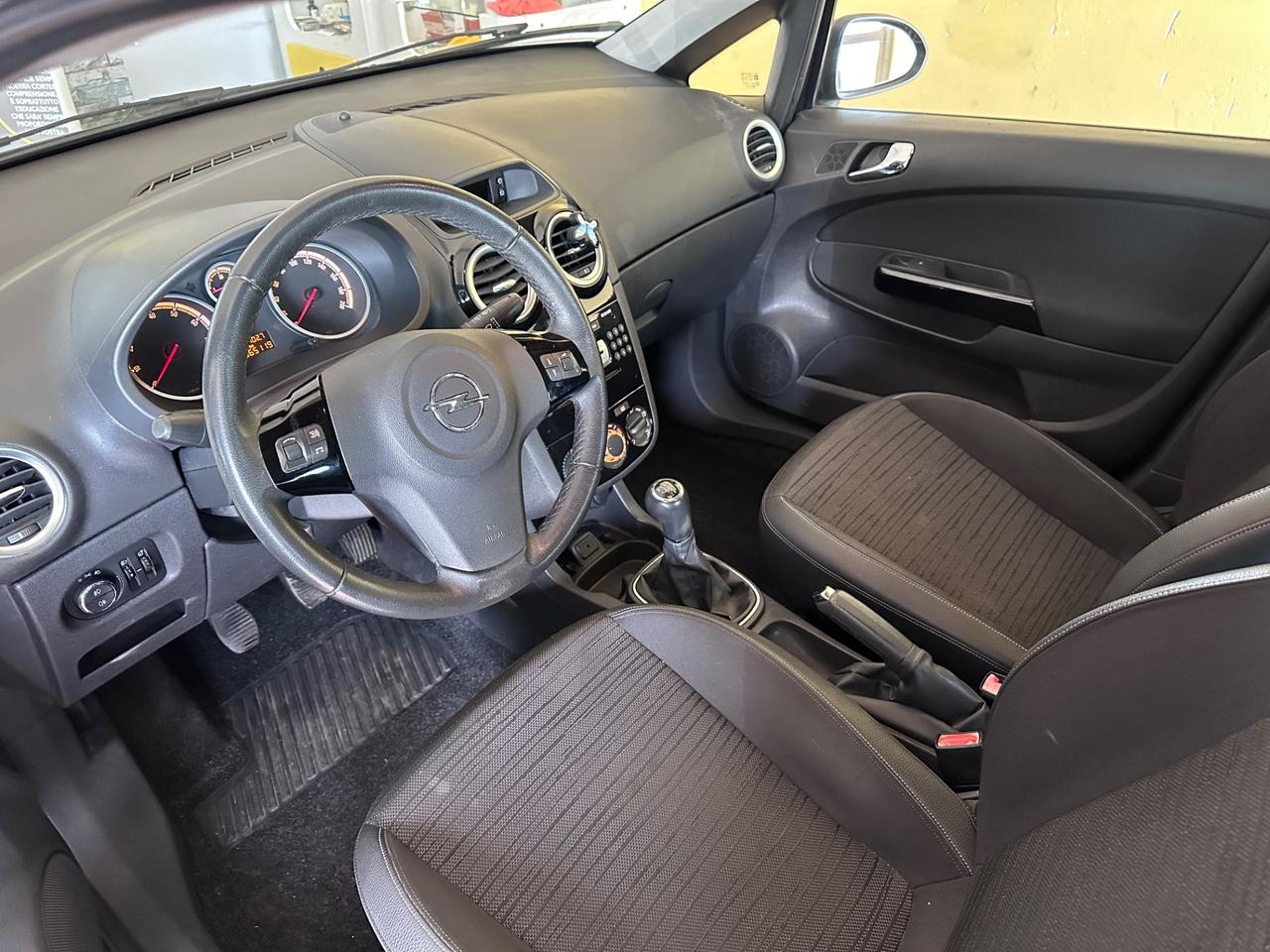 Opel Corsa 1.2benz. 65.000km