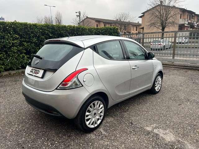 Lancia Ypsilon 1.2 69 CV 5 porte S&S Silver